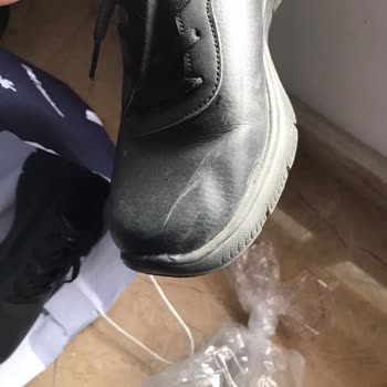 Skechers Markasının Adına Yakışmayan Ayakkabılar