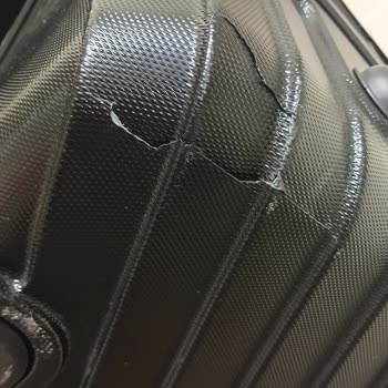 SunExpress Hava Yolları Özensiz Bavul Taşıma