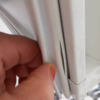 Bosch Buzdolabı Lastiğinde Yırtık