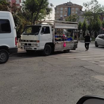 Ümraniye Kaymakamlığı Hijyenik Olmayan Sartlarda Seyyar Satıcılık