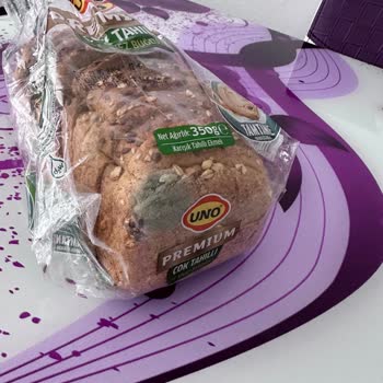 Migros-İnegöl Şubesi Küflü Köpek Satışı