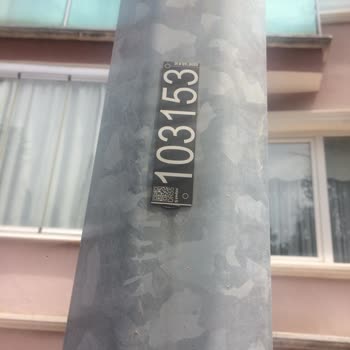 YEPAŞ (Yeşilırmak Elektrik Perakende) Aydınlatma Direkleri Arasında Çekilen Kablo