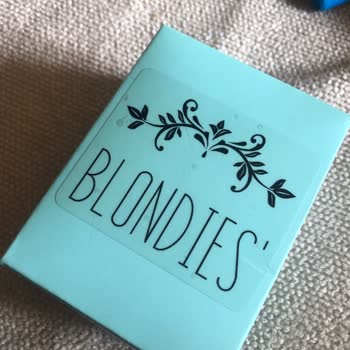 Blondies Takı Mahalle Arasından Alırsan Bu Olur!