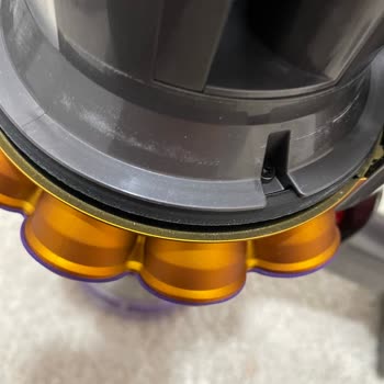 Dyson V15 Ürün Arızası Sonrası Değişimi 2. El Toplama Bir Ürünle Yaptı