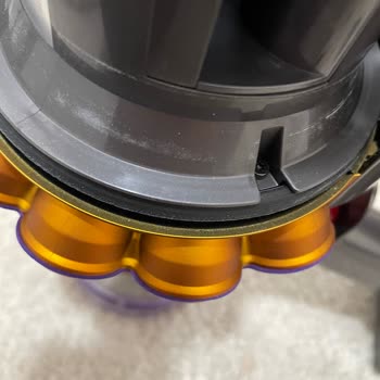 Dyson V15 Ürün Arızası Sonrası Değişimi 2. El Toplama Bir Ürünle Yaptı