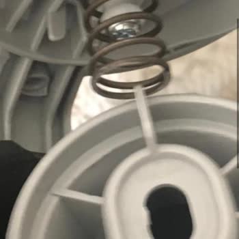 Клипса для фиксации ремня автокресла Besafe сломалась сама по себе