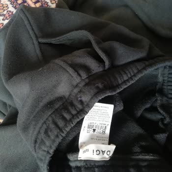 Dagi Kalitesiz Pantolon Hiç Yıkanmadan Her Yeri Tüylendi