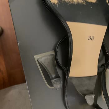 Desa Kalitesinden Dolayı Topuklu Ayakkabımı Bir Kere Giyebildim