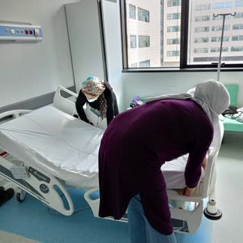 İzmir Bayraklı Şehir Hastanesi İzmir Şehir Hastanesinin Temizlik Zaafiyeti