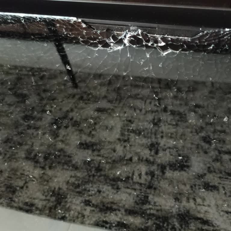 Arçelik Buzdolabı Kapak Camının Kırılması