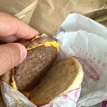 Saloon Burger Yemeksepeti'nde Soğuk Yemek Ve Kötü Müşteri Hizmeti Deneyimi