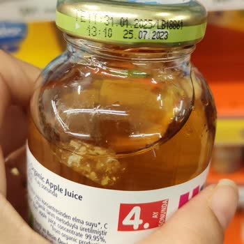 Части плесени в органическом яблочном соке Hipp