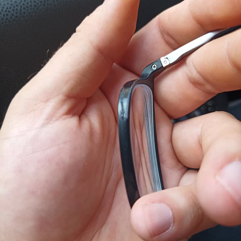 Atasun Optik Çerçeve Değişiminde Kırılarak Daha Önceden Kırktı Denmesi