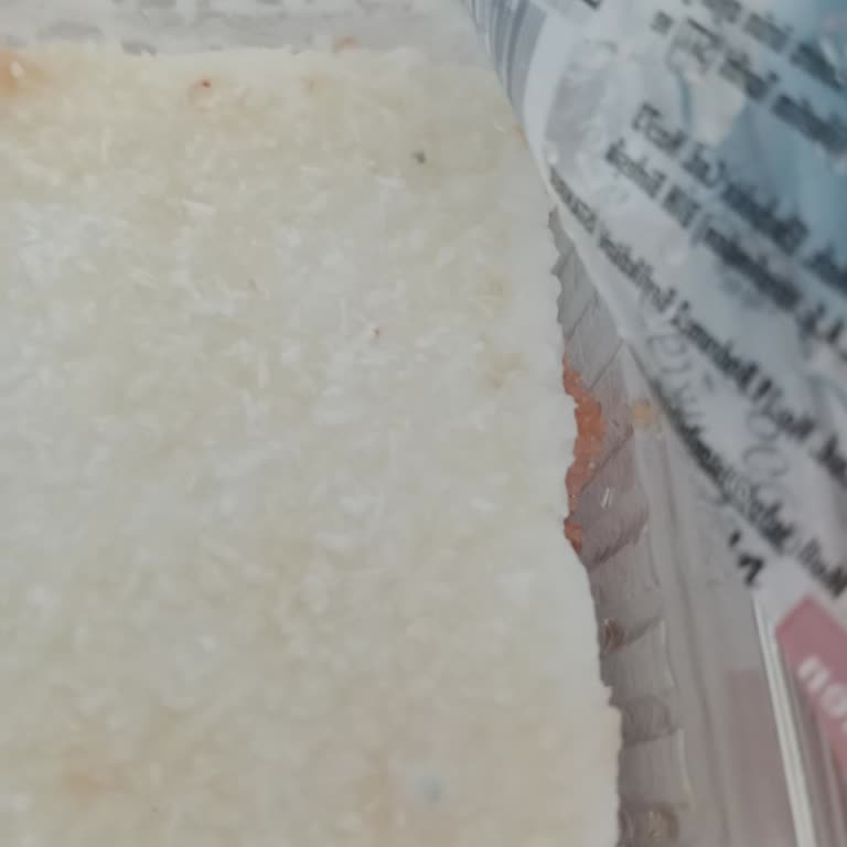 BİM Osmanoğlu Tatlıları Küflenmiş