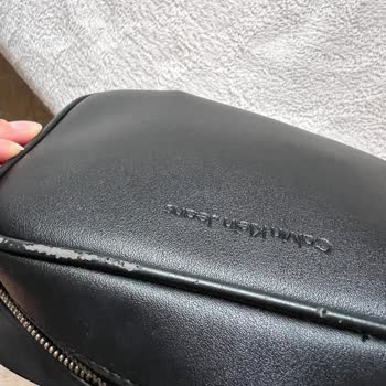 Calvin Klein Çantanın Kenarları Soyuldu