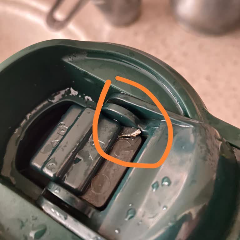 Stanley 0.47l Classic Twin Lock Travel Mug Kapağı Kırıldı