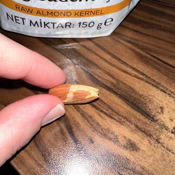 BİM Simbat Çiğ Bademden Kurt Çıktı