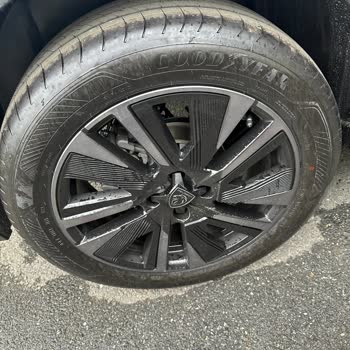 Peugeot Sıfır Araç Lastik Farklılığı