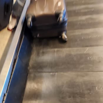 Ajet (Anadolu Jet) Bagaj Bavulumu Kırdı Ve Zararı Üstlenmiyor