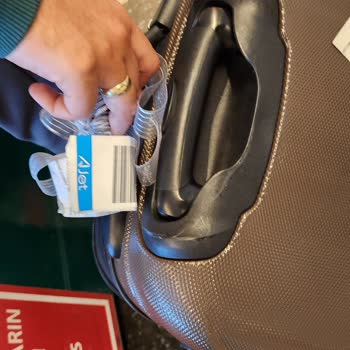 Ajet (Anadolu Jet) Bagaj Bavulumu Kırdı Ve Zararı Üstlenmiyor