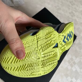 Sportive'den Alınan Nike Gt Jump 2'nin Tabanları 5 Ayda Yarıldı.