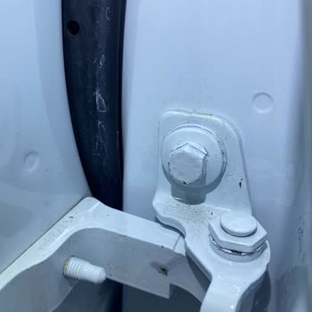 Ford Sıfır Araçta Şok Edici Boya Ve Parça Sorunu!