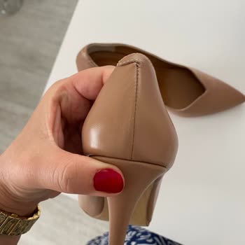 Derimod Yeni Alınan Stiletto Ayakkabının Topuk Sorunu