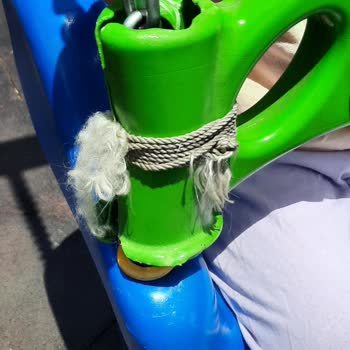 Muş Belediyesi Parkları. Çocuk Oyun Alanları Kırık Ve Tehlikeli
