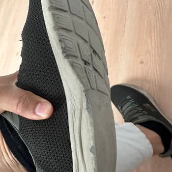 Skechers Ayakkabımın Tabanı Hızlıca Düzleşince İki Defa Kaydım