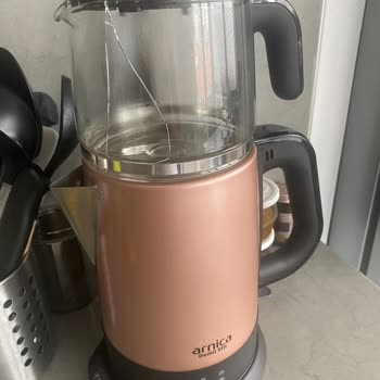 Arnica Çaycı Üst Cam Kısmı Çay Kaynarken Çatladı!