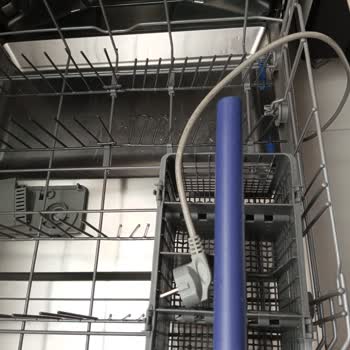 Beko Bulaşık Makinesi Kendi Kendine Su Alıyor Kullanamıyoruz