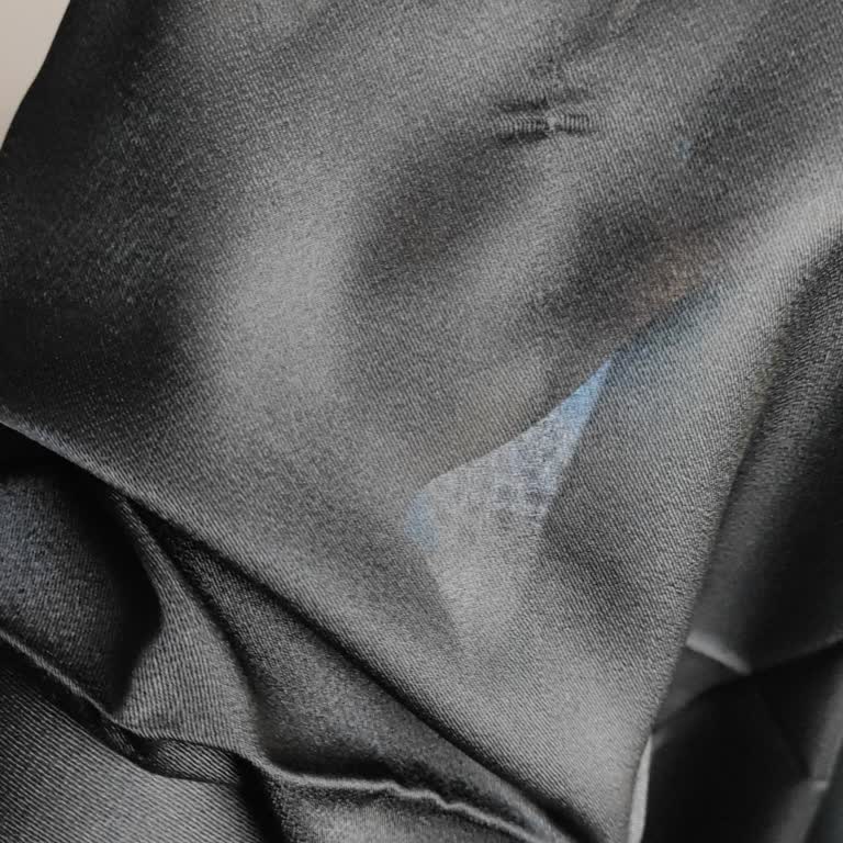 Hint İpek Güvenilmez Satıcı: İade Edilen Ürünün Parasını Geri Alamıyorum!