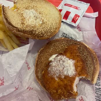 KFC Gelen Ürün Görselle Farklı