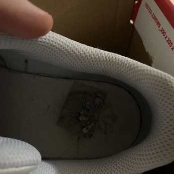 Nike Court Borough Beyaz Renk Ayakkabı Şikayetim Var.