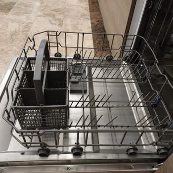 Teka Bulaşık Makinesi Sepetler Paslanıp, Kırıldı.