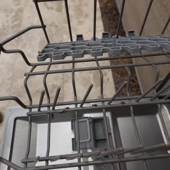 Teka Bulaşık Makinesi Sepetler Paslanıp, Kırıldı.