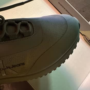 Calvin Klein Ayakkabımın Üst Kısımlarında Lekelenmeler Oluştu