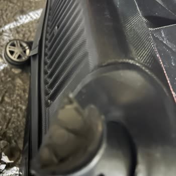 Öz Has Bingöl Turizm Kırılan Bavul Ve Muavinin Hiçbir Şey Demeden Gitmesi