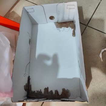 Hotiç Ayakkabı Giyilmeden Tabanı Eriyen Ayakkabı