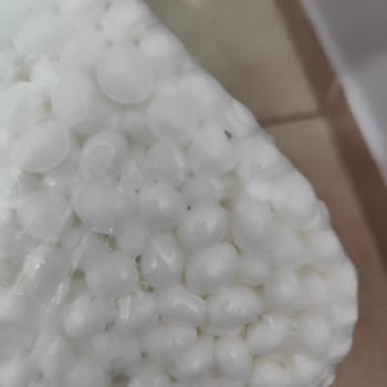 Hotiç Ayakkabı Giyilmeden Tabanı Eriyen Ayakkabı