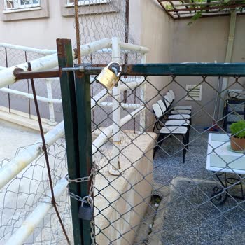 TOKİ Evimin Bahçesine Kahve Kurup Erkekler Oturduğu İçin Rahatsız Oluyorum