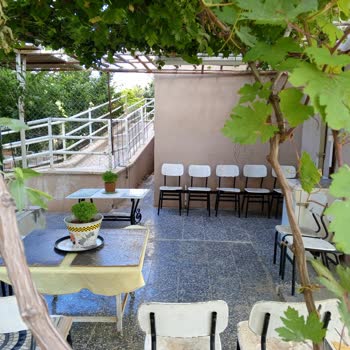 TOKİ Evimin Bahçesine Kahve Kurup Erkekler Oturduğu İçin Rahatsız Oluyorum