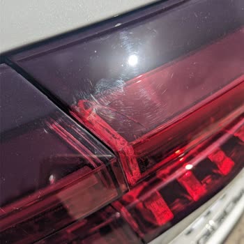 Chery Stop Lambası İç Çatlağına Garanti Yok Diyor.