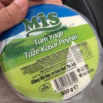 Mis Şokta Satılan Mis Kaşar Peynirinin İçinden Kıl Çıktı