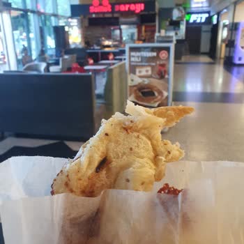 Simit Sarayı Yemekten Böcek Çıktı