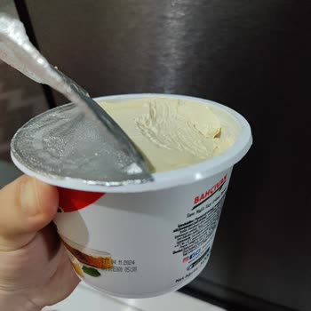 Bahçıvan Marka Krem Peynir Bozulmuş Sap Sarı Renkli