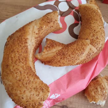 Orion AVM Simit Sarayı Kötü Simit Mi Poğaça Mi Belli Değil Bu Ne Böyle