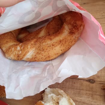 Orion AVM Simit Sarayı Kötü Simit Mi Poğaça Mi Belli Değil Bu Ne Böyle