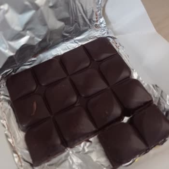 Eti Gıda Eti Karam Bitter Çikolata %70 Kakao Tadı Değişik