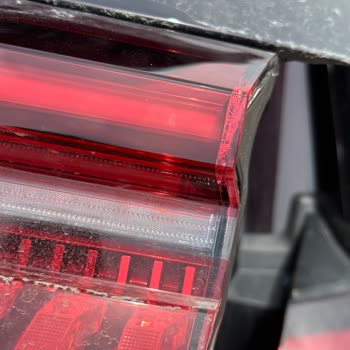 Chery Stop Lambası İç Çatlağına Garanti Yok Diyor.